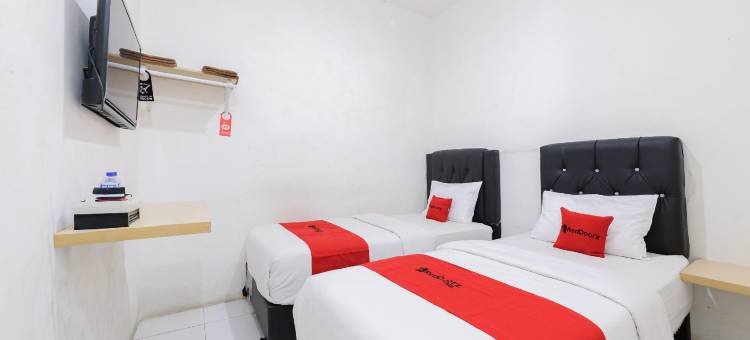 OYO 3929 8安高马斯酒店(RedDoorz at Jalan Bangau Palembang)图片