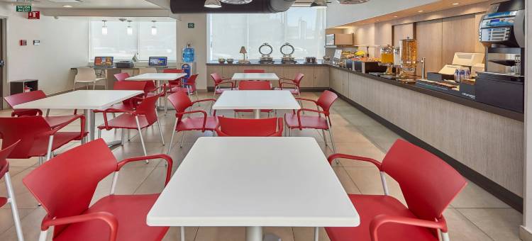 圣路易斯波托西工业区万豪城市快捷青年酒店(City Express Junior by Marriott San Luis Potosí Zona Industrial)图片