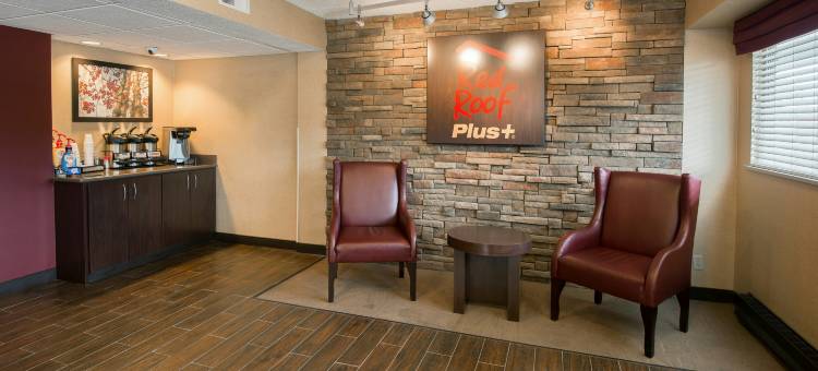 芝加哥内珀维尔红顶Plus酒店(Red Roof Plus+ Chicago - Naperville)图片