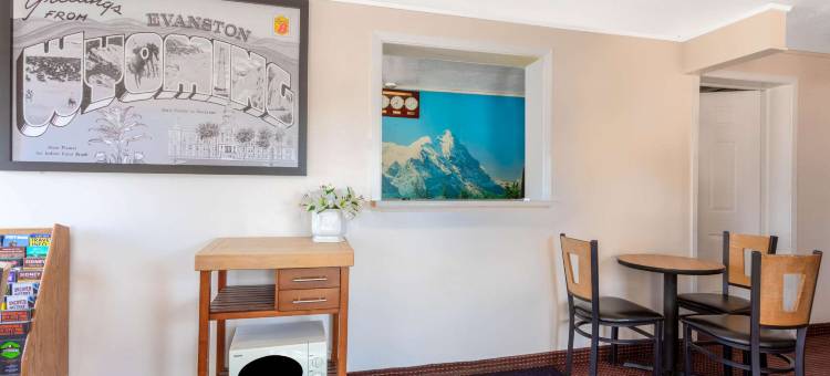 埃文斯顿速8酒店(Super 8 by Wyndham Evanston)图片