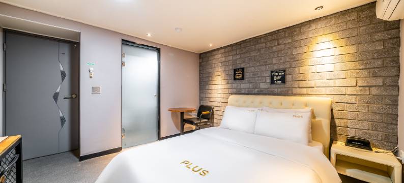 Plus沃尔戈特(Plus Wolgot)图片