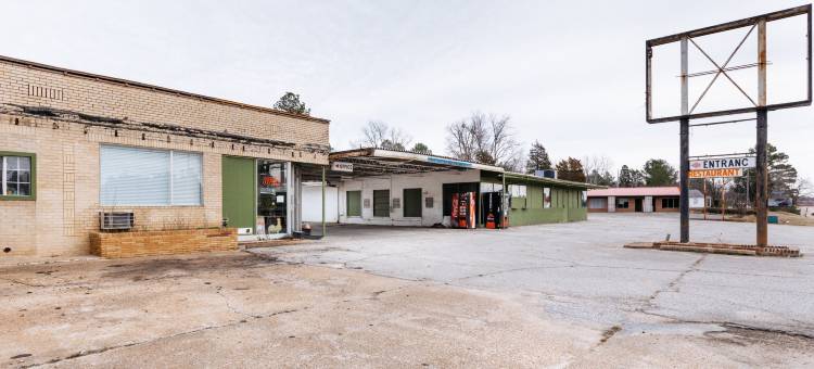 OYO密西西比霍利斯普林斯酒店(OYO Hotel Holly Springs MS)图片