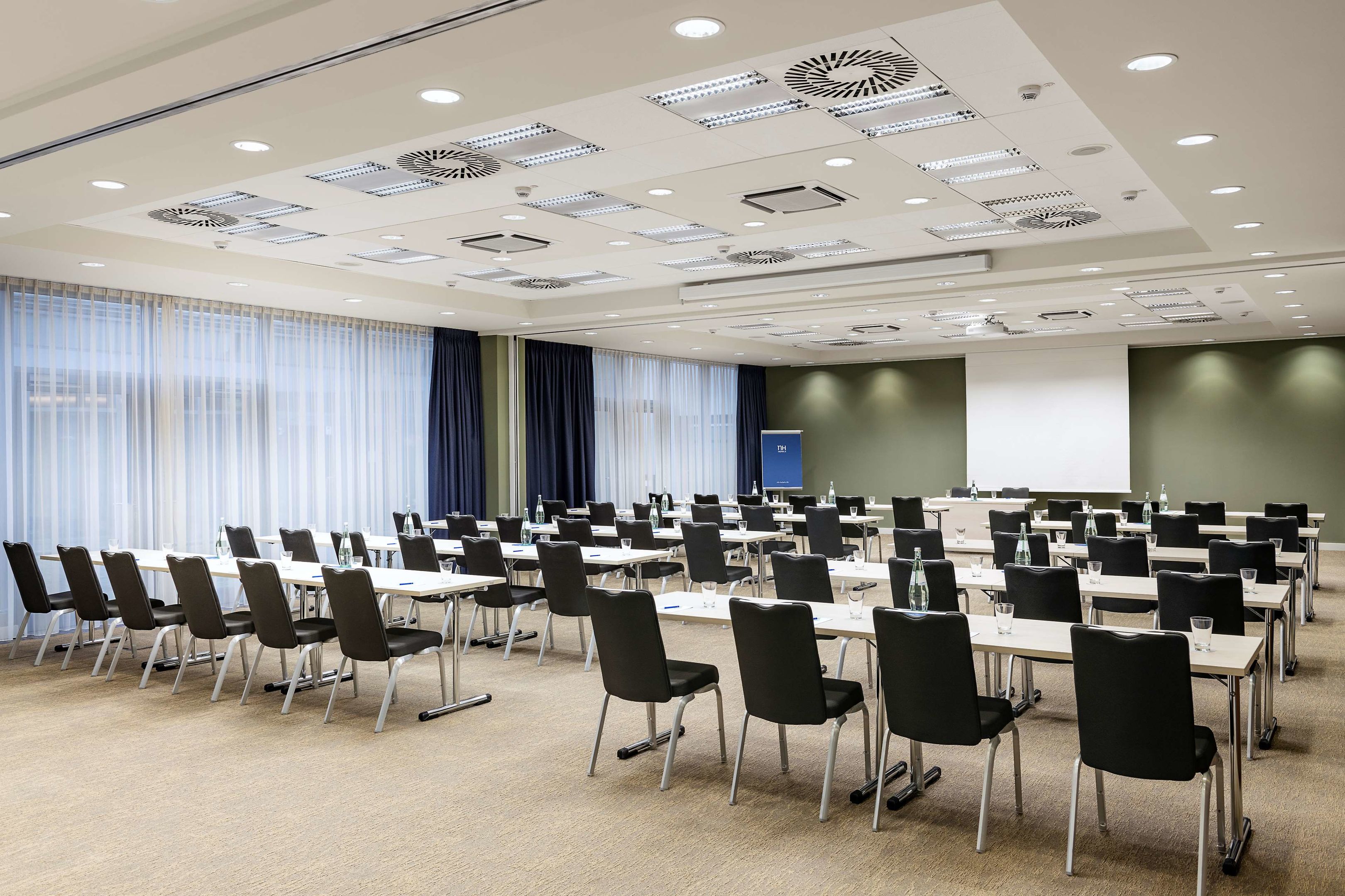 NH Koeln AltstadtOver view