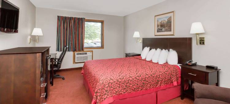 德梅因机场戴斯套房酒店(Days Inn & Suites by Wyndham des Moines Airport)图片