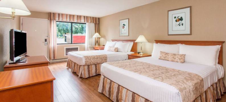 基洛纳华美达酒店及会议中心(Ramada by Wyndham Kelowna Hotel & Conference Center)图片