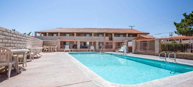 温德姆戴斯酒店-里奇克雷斯特靠近中国湖海军基地(Days Inn by Wyndham Ridgecrest Near China Lake Naval Station)图片