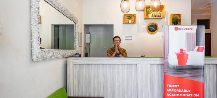红多兹酒店-近万隆阿伦阿伦2号(RedDoorz Near Alun Alun Bandung 2)图片