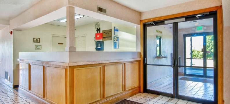 杰弗逊维尔城6号汽车旅馆-路易斯维尔(Motel 6 Jeffersonville, in - Louisville)图片