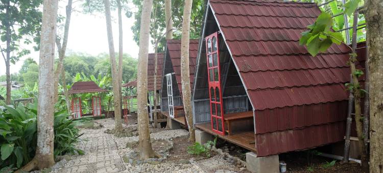 卢库洛科布曼城市景观别墅酒店(Urbanview Villa Lukulo Kebumen by RedDoorz)图片