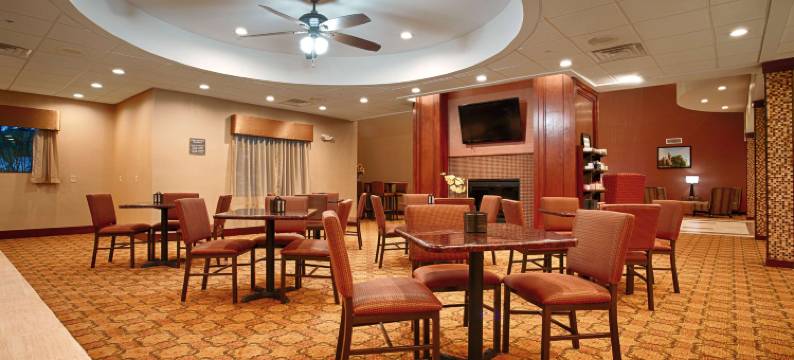 芬格湖群贝斯特韦斯特优质套房酒店(Best Western Plus Finger Lakes Inn  Suites)图片