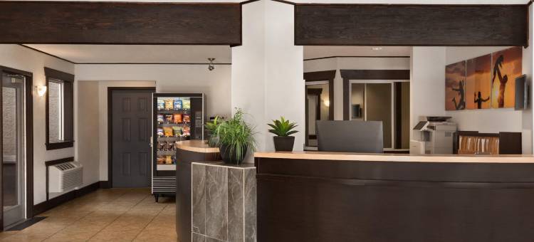 基洛纳戴斯酒店(Days Inn by Wyndham Kelowna)图片