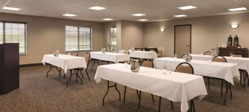 印第安纳波利斯机场南丽怡酒店(Country Inn & Suites by Radisson, Indianapolis Airport South, IN)图片