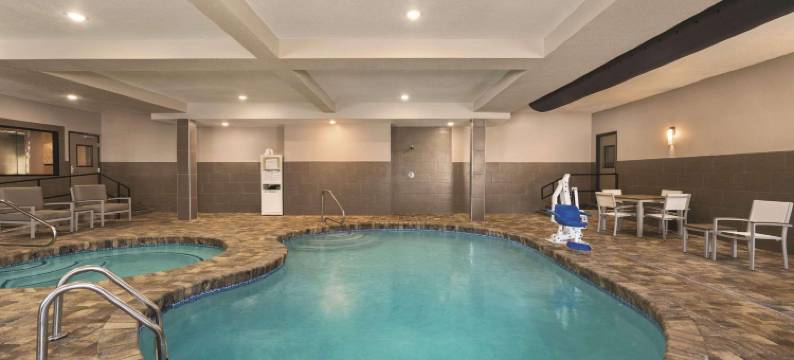 丽笙乡村套房酒店-乔治亚洲萨凡纳中城(Country Inn & Suites by Radisson, Savannah Midtown, GA)图片