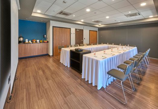 City Express by Marriott Comitan Hotel Overview