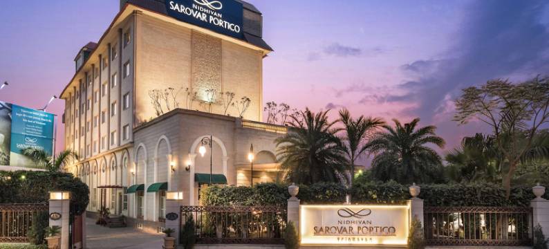 温达文妮迪文萨诺瓦波蒂科酒店(Nidhivan Sarovar Portico Vrindavan)图片