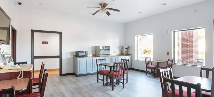 OYO 克卢特杰克逊湖联排别墅(OYO Townhouse Clute Lake Jackson)图片