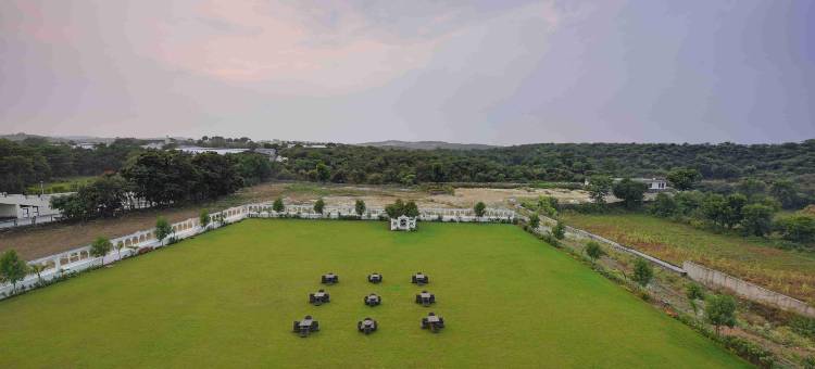 玛鲁迪南丹大酒店(The Maruti Nandan Grand)图片