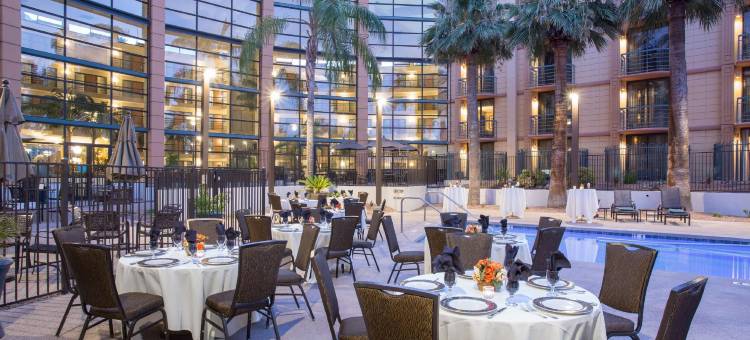 凤凰城比特摩尔希尔顿安泊酒店(Embassy Suites by Hilton Phoenix Biltmore)图片