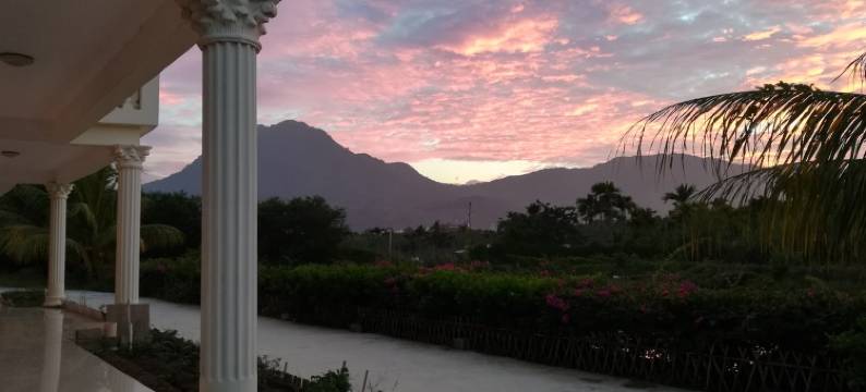 依山傍水的别墅享受(抱棉路分店)图片