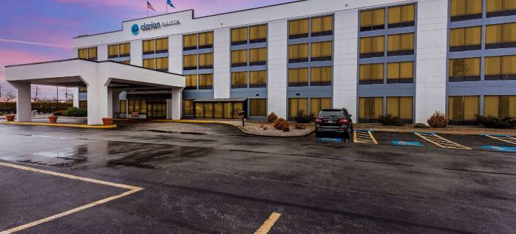 伊利娱乐场附近克拉丽奥酒店(Clarion Pointe Near Erie Casino)图片