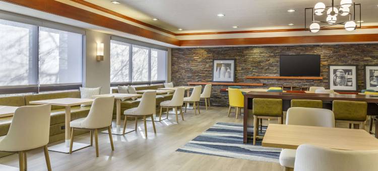 瑞皮市拉什莫尔山附近舒适套房酒店(Comfort Inn & Suites Rapid City Near Mt Rushmore)图片