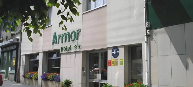干贡艾里维布莉特酒店(Brit Hotel l'Arrivée Guingamp)图片