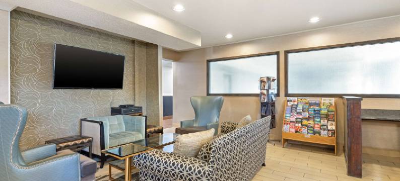 德斯普兰斯贝斯特韦斯特酒店(Best Western des Plaines Inn)图片