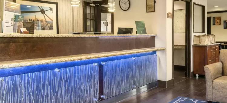 达拉斯城市广场品质套房酒店(Quality Inn & Suites)图片