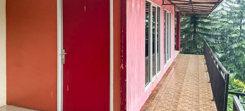 Hotel Container Inn Puncak Mitra RedDoorz图片