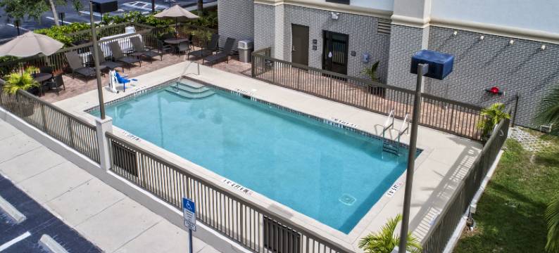 埃斯特罗迈尔斯堡欢朋酒店及套房(Hampton Inn & Suites Fort Myers-Estero/FGCU)图片