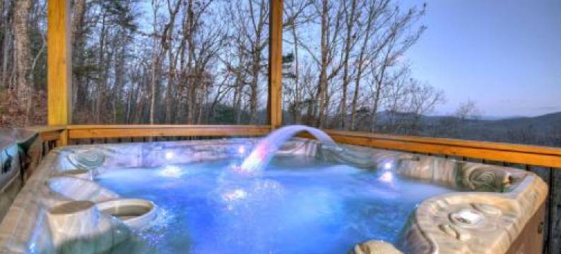 Skyfall Sweeping Mountain Views Gas Fireplace Hot Tub图片