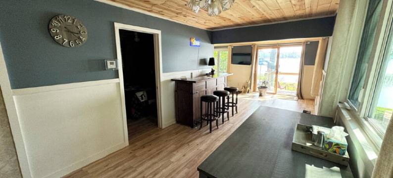 Cozy lakefront home on Dowling Lake, Superior WI. Private dock w/Kayaks.图片