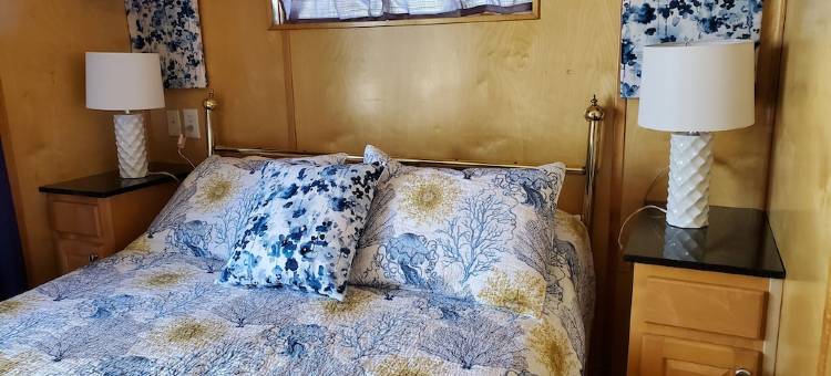 瑞贝尔小憩 - 浪漫度假船屋 全新净水过滤系统(Rebel's Rest - A Romantic Getaway HouseboatNew Water Filtration System)图片