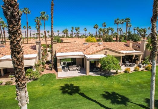 Beautiful Condo with Mountain & Sunset Views! Access to Tennis Courts & Pools! Hotel Overview