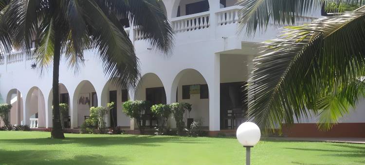 椰林海滩度假村(Coconut Grove Beach Resort)图片