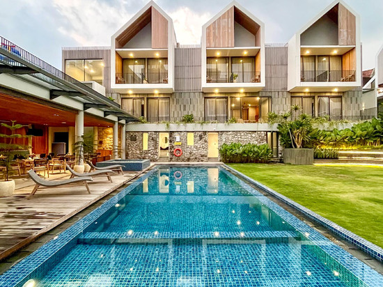 阿扎纳法卡德酒店