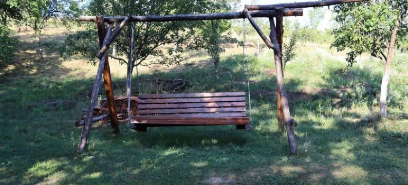 Carasova, Banat Mountains 的迷人2卧室小屋(Charming 2Bed Cottage in Carasova, Banat Mountains)图片