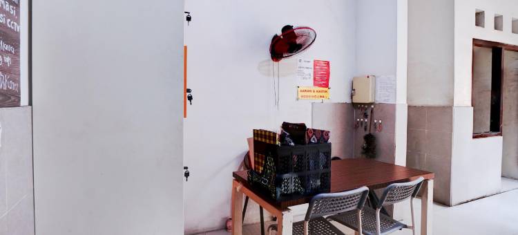 O酒店西瓦兰克托-近明日之城购物中心-原巴东帕西尔C-12公寓(Hotel O Siwalankerto Near City of Tommorow Mall Formerly Padang Pasir C-12 Residence)图片