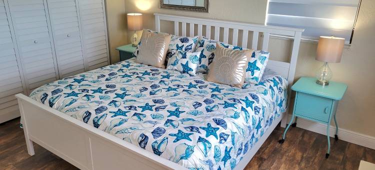 Beach View and Pool Access - Bright and Inviting Getaway图片