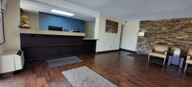 OYO伊利诺伊莫林市区I-74北酒店(Americas Best Value Inn Moline)图片