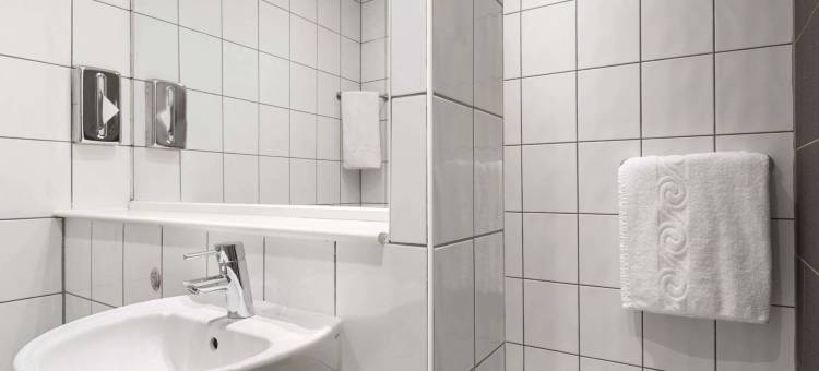 伦敦斯坦斯特德机场温德姆华美达酒店(Ramada by Wyndham London Stansted Airport)图片