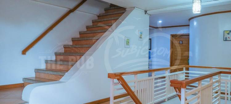 酒吧酒店(The Pub Hotel)图片