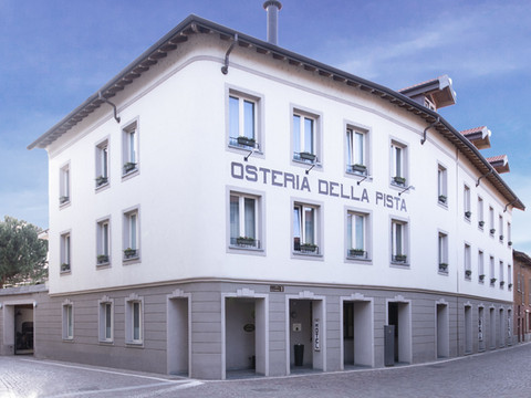 奥斯迪利亚德拉皮斯塔酒店