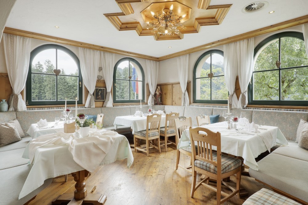 Hotel AlpenSchlössl Over view