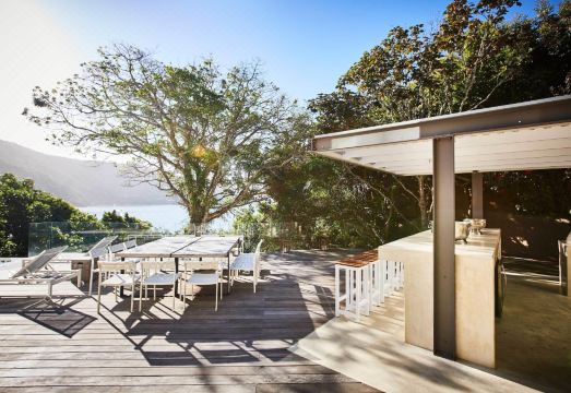 Number Eleven Self-Catering Villa Hotel Overview