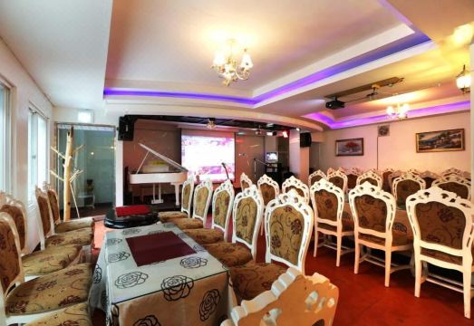 White Village Pension Hotel Overview