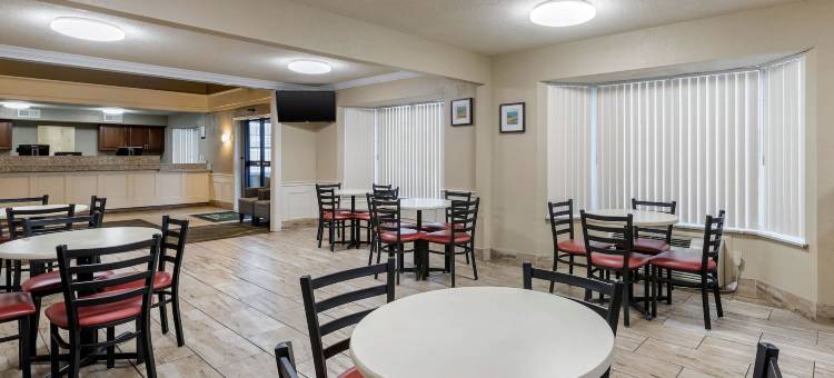 德梅因品质酒店及套房-默尔海路(Quality Inn & Suites des Moines - Merle Hay Road)图片