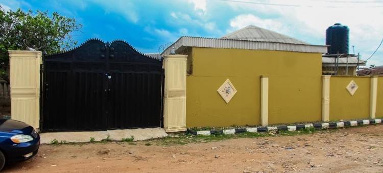 阿贝奥库塔两卧室房屋，可容纳4人，带免费停车(Abeokuta 2-Bed House Sleeps 4 with Free Parking)图片