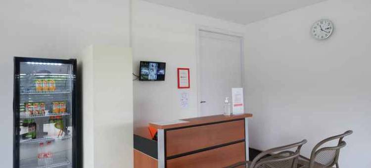 红多兹酒店-近三宝垄武吉萨里(RedDoorz Near Bukitsari Semarang)图片