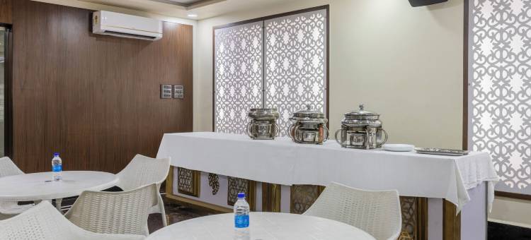 比斯图普尔的Treebo金色沙滩(Treebo the Golden Sands, Bistupur)图片